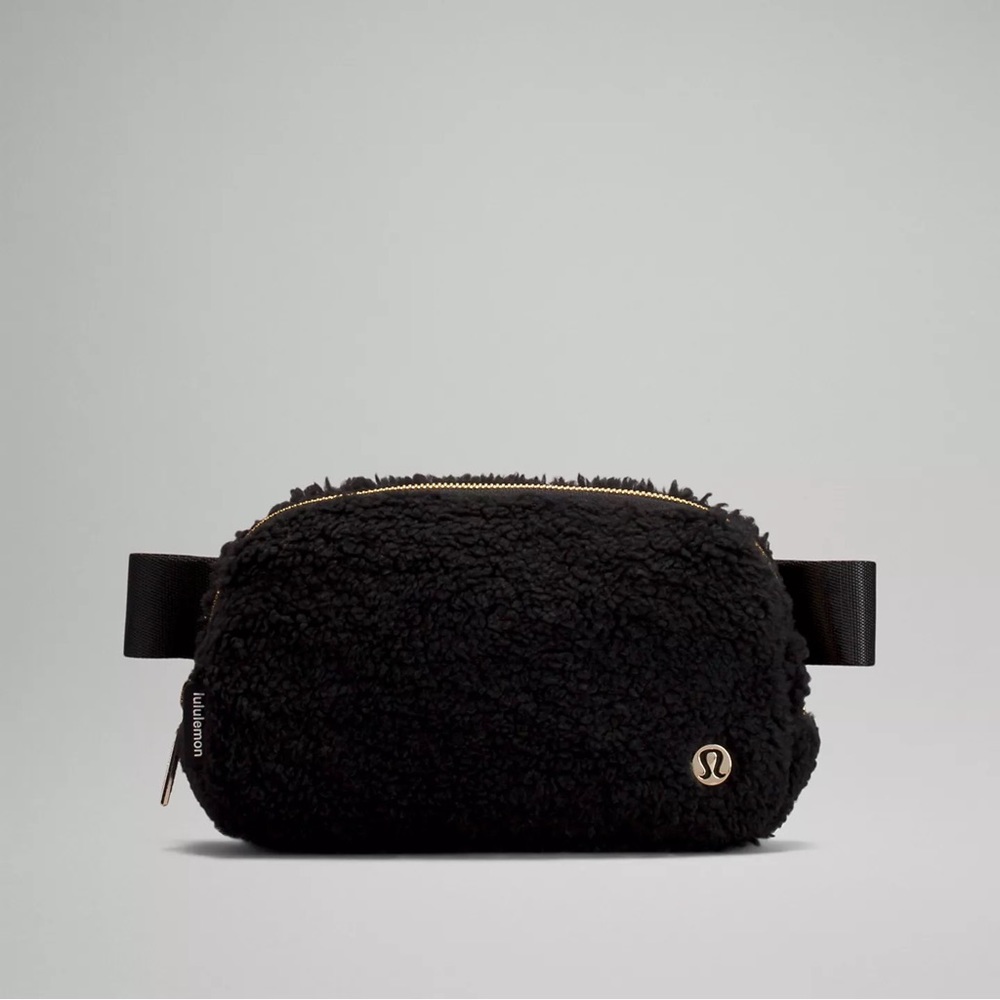 NWT Lululemon Everywhere Belt Bag